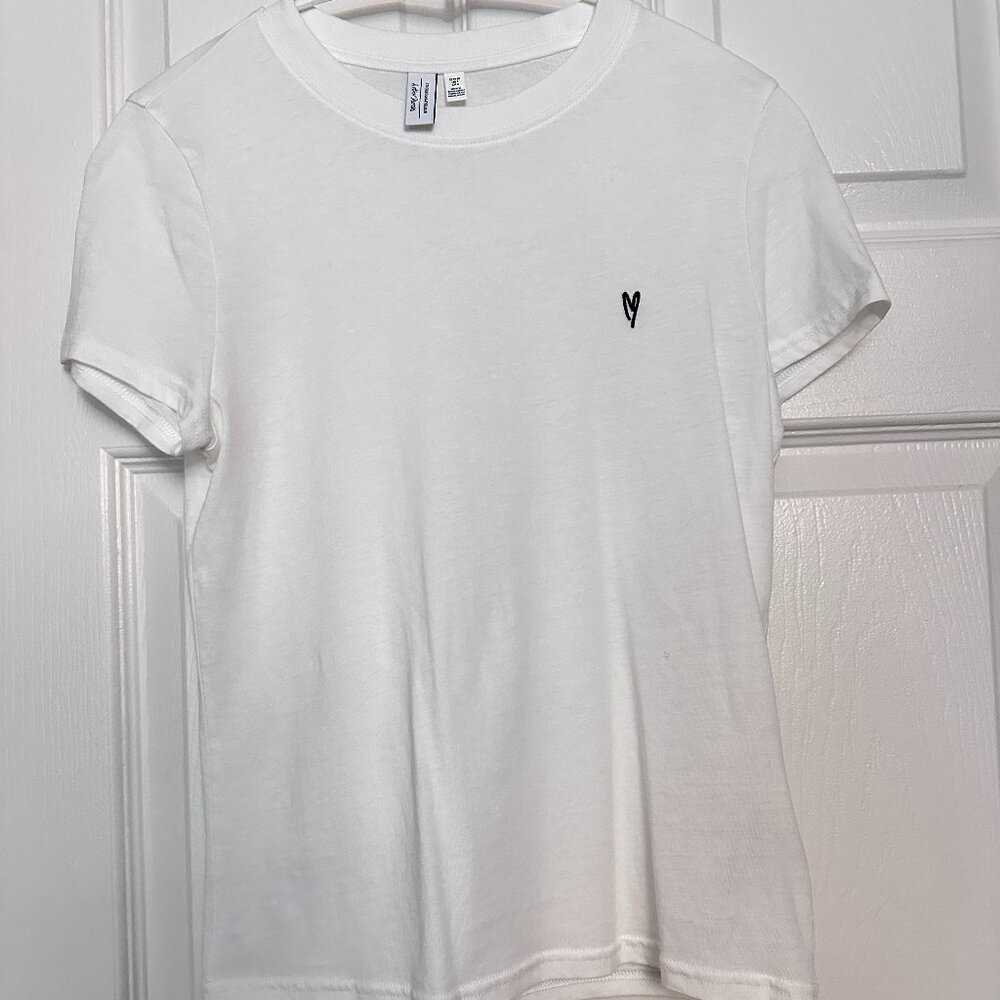 heart embroidered white t-shirt